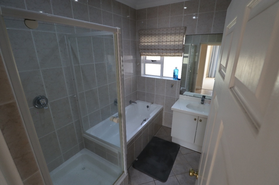 4 Bedroom Property for Sale in Summerstrand Eastern Cape